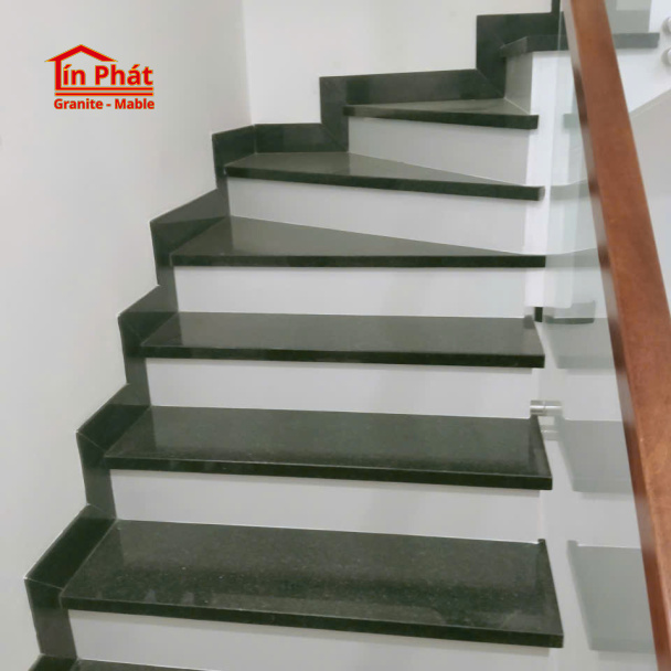 Đá cầu thang Granite Xanh Cổ Vịt Cổ Trắng Bậc Rẻ Quạt