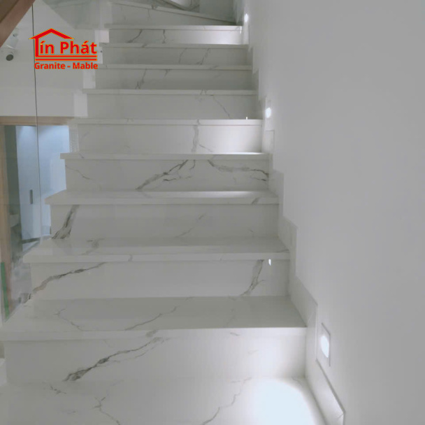 Đá cầu thang Marble Trắng Ý Vân Mây Tinh Tế