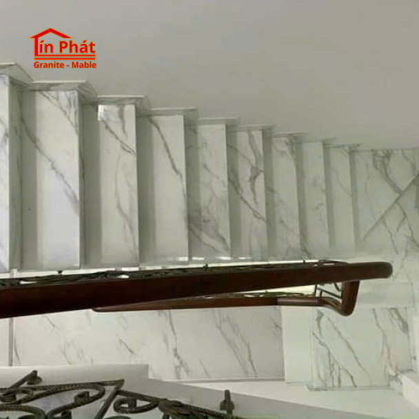 Đá cầu thang Marble Trắng Carrara Cổ Điển