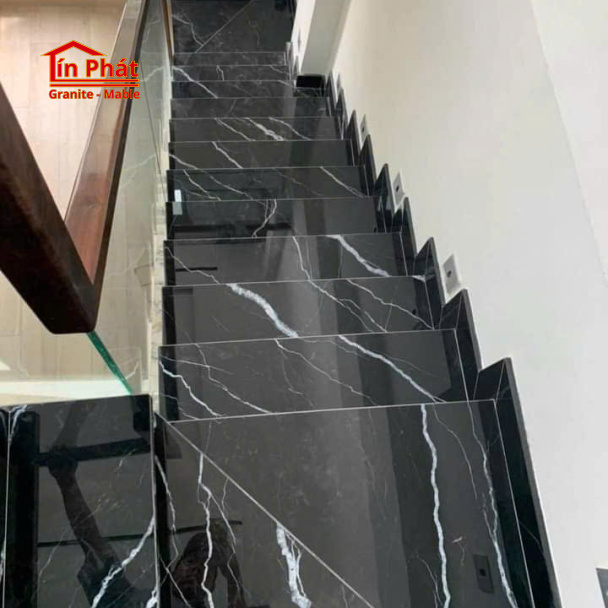 Đá cầu thang Marble Đen Tia Chớp