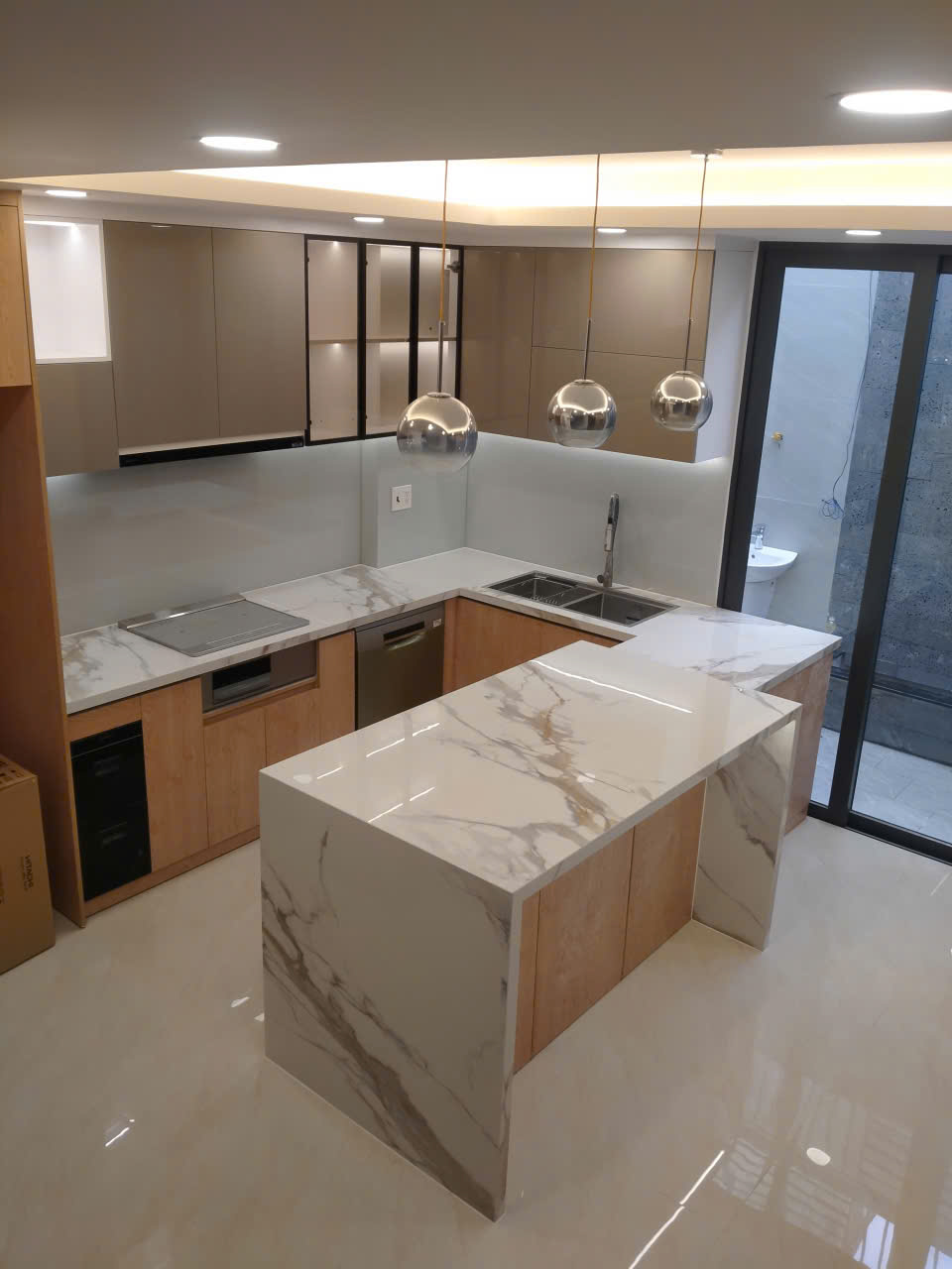THI CÔNG ĐÁ ỐP LÁT KIẾN TRÚC CHO NHÀ PHỐ HIỆN ĐẠI